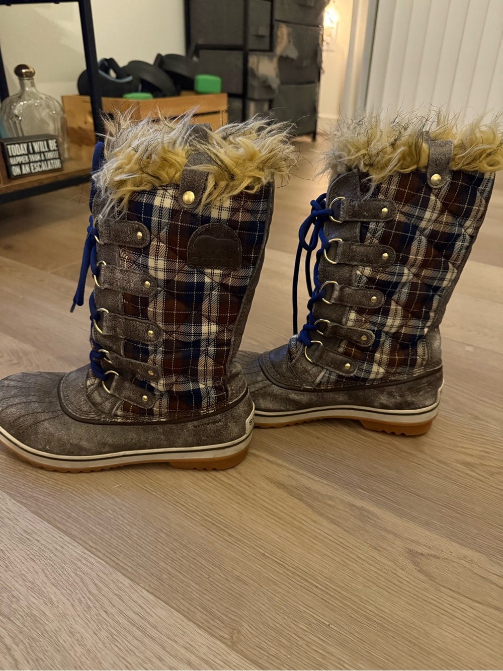 SOREL Tofino Women’s Waterproof Tall Plaid Boots Winter Faux Fur Lace Up Size 10 - Picture 3 of 8